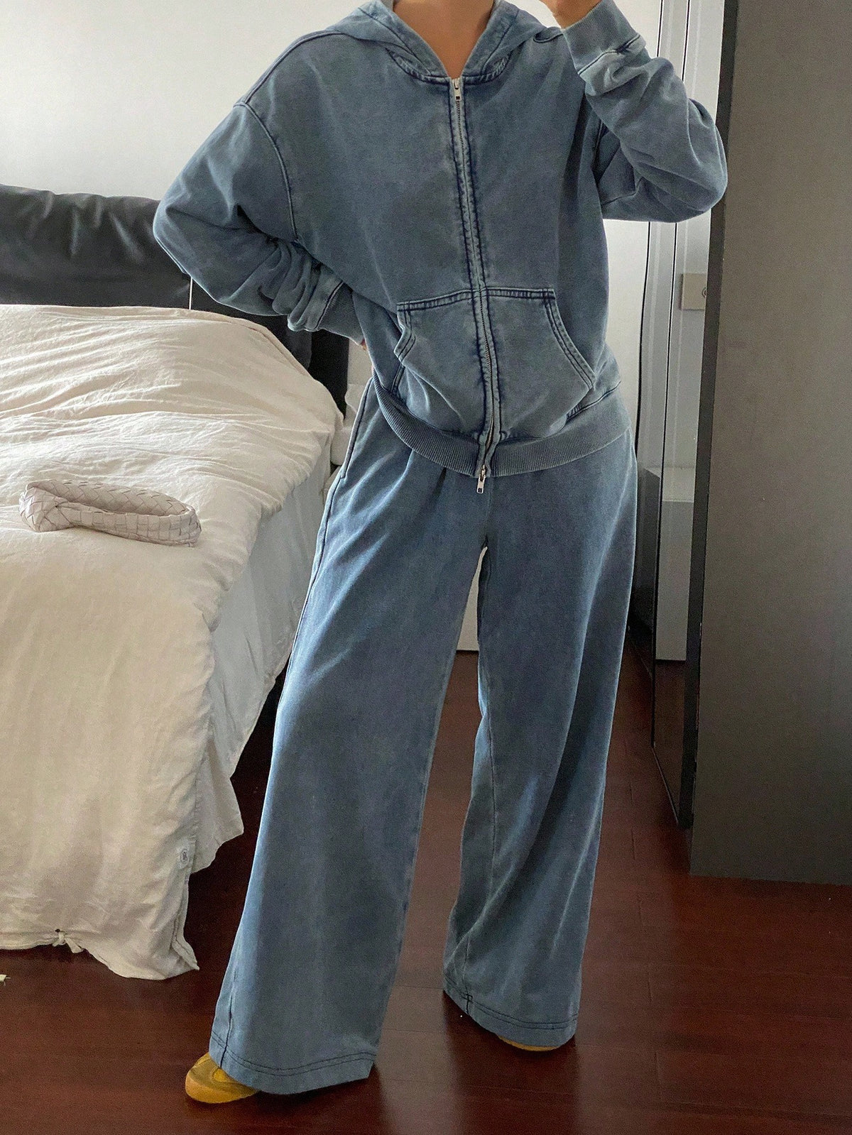 Zivia | Hooded Sweatshirt & Denim Set