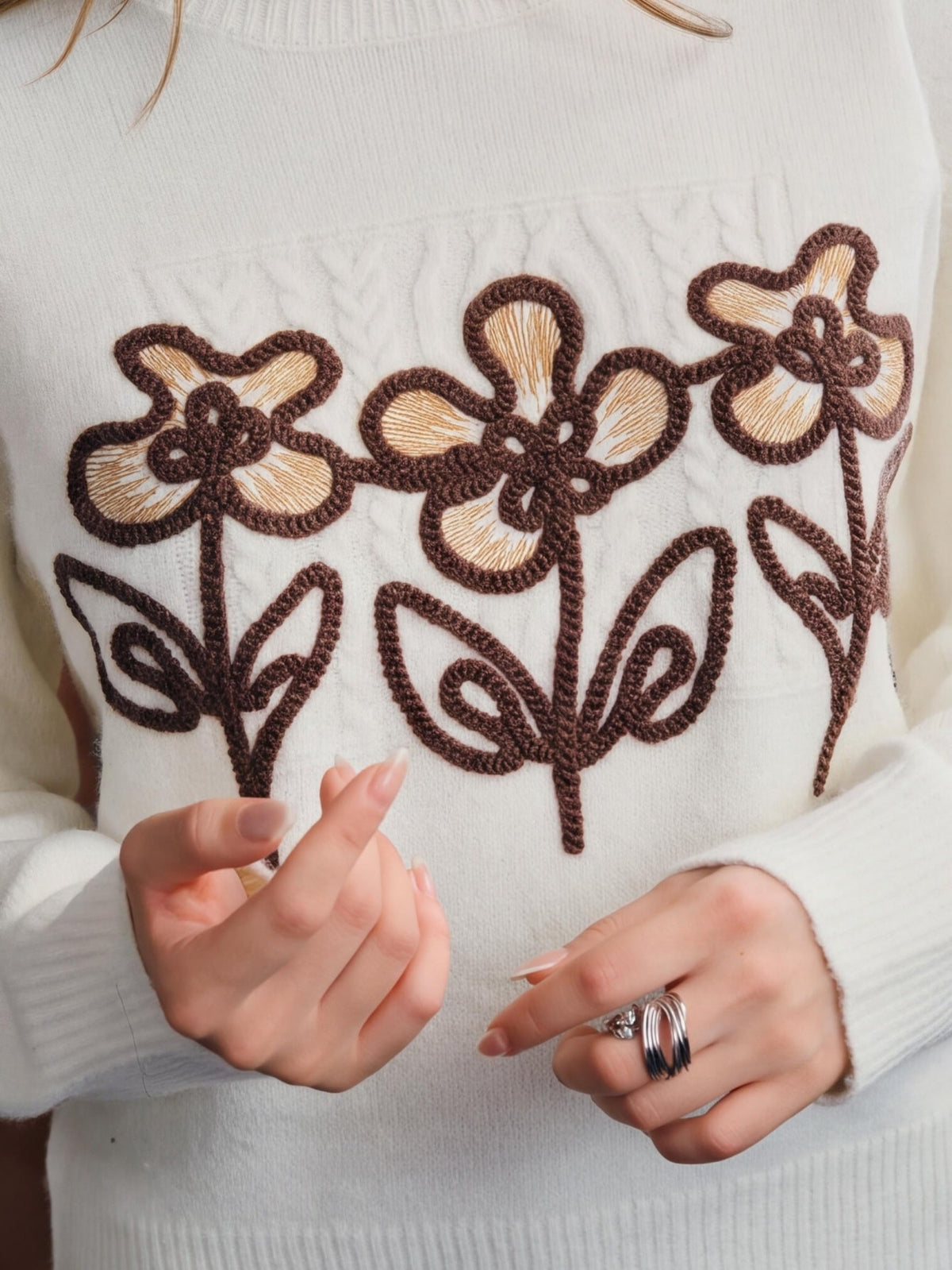 Ewya | Cable Knit Embroidered Pullover