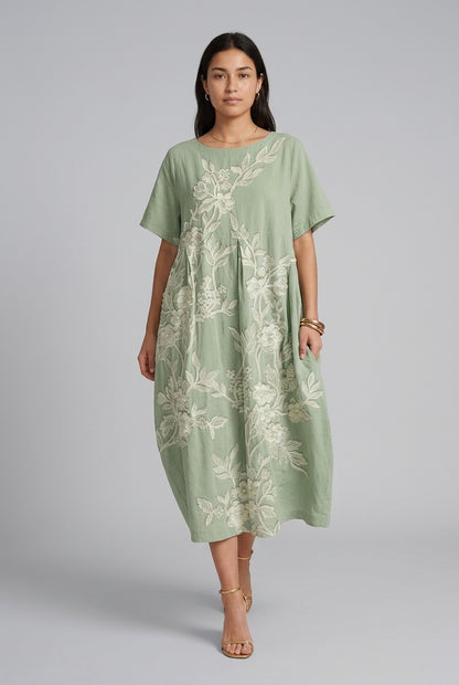 Elegant Loose Dress for Women, Round Neck Flowing Silhouette, for Casual, Social Gatherings & Everyday Wear