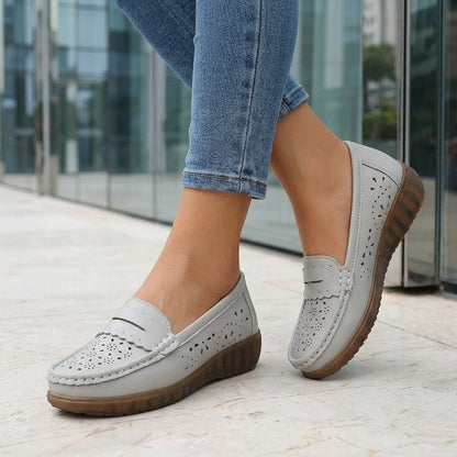 Quiterie Coral | Orthopedic Perforated Loafers