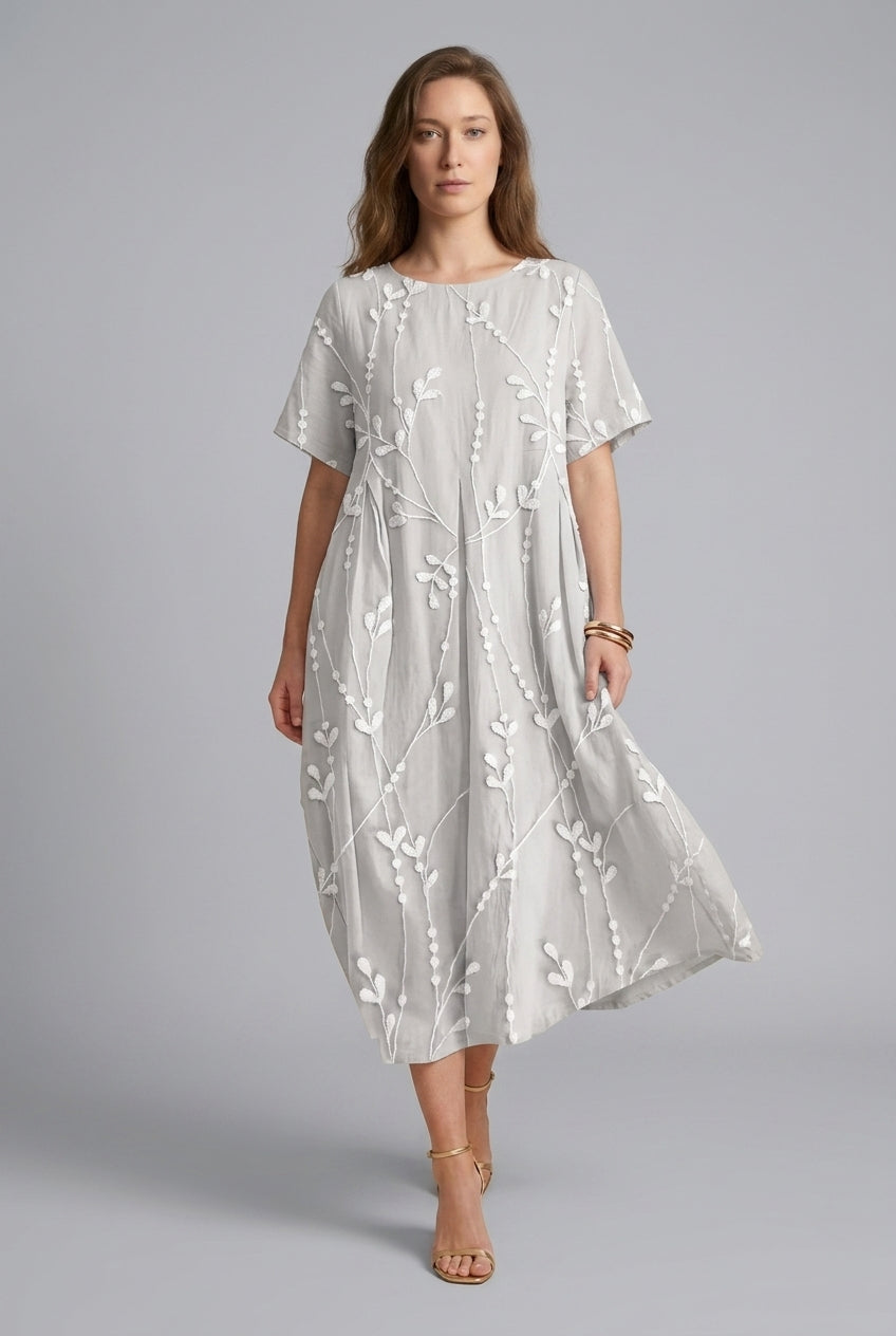 Elegant Loose Dress for Women, Round Neck Flowing Silhouette, for Casual, Social Gatherings & Everyday Wear