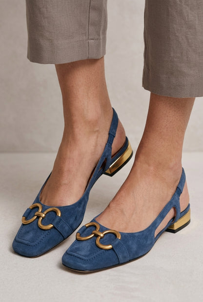 Supportive Buckle Strap Sandals for Women, Adjustable Open-Toe Flat with Contoured Sole, for Everyday Wear, Casual & Vac