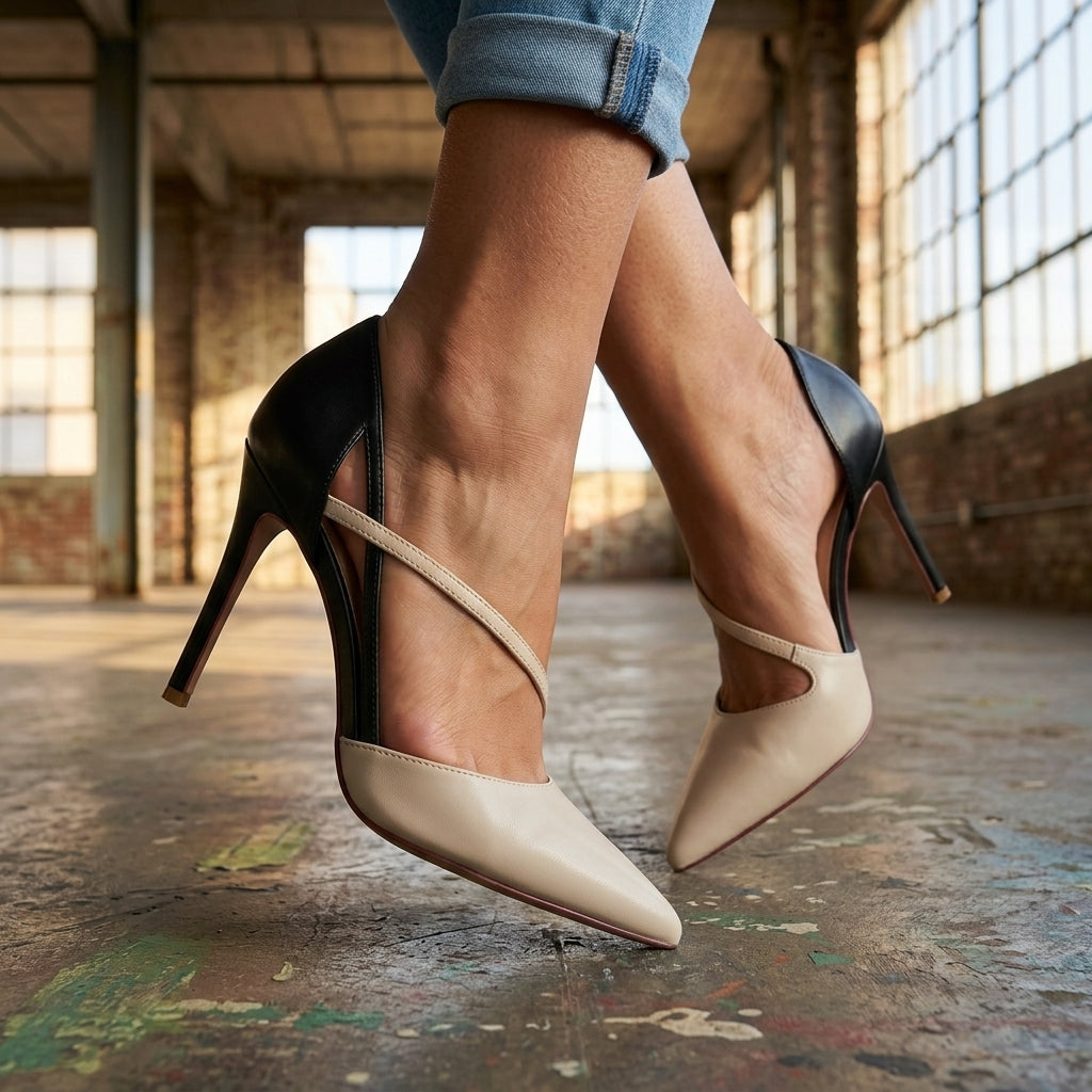 Vivianne | Cut-Out Pointed Pumps