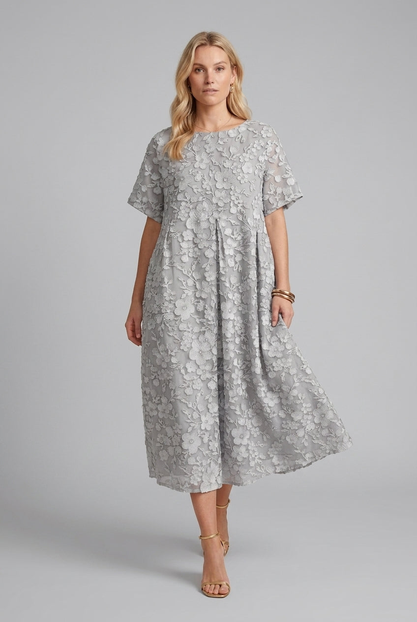 Elegant Loose Dress for Women, Round Neck Flowing Silhouette, for Casual, Social Gatherings & Everyday Wear