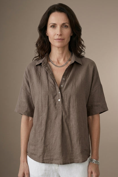 Relaxed Button-Up Collar Shirt for Women, Lightweight Breathable Fabric Collared Design, for Casual, Everyday & Spring W