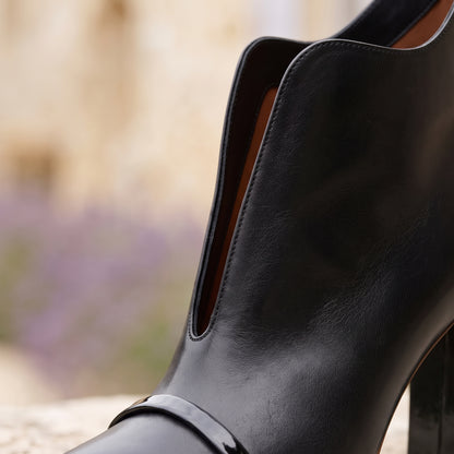 Ewia | Pointed-Toe Ankle Bootie