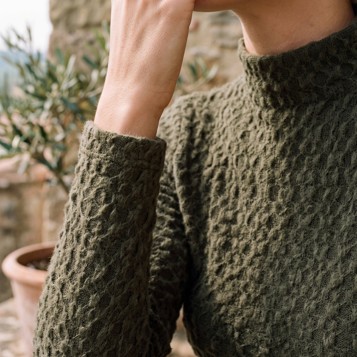 Amora | Knitted Turtleneck Top