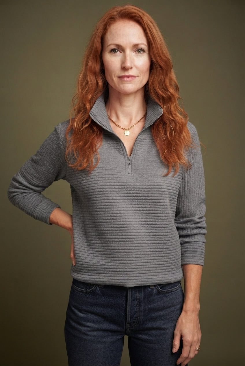 Lia | Elegant V-Neck Sweater