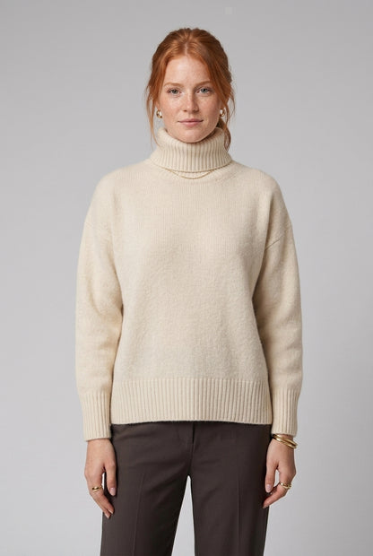 Caroline Tamsin | Cashmere Roll Neck Sweater