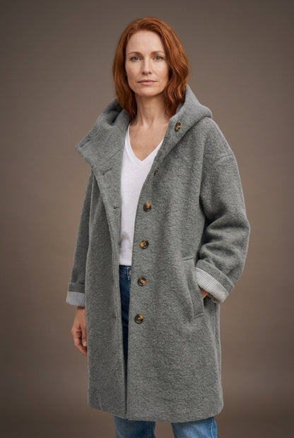 Sleek Jacket for Women, Lightweight Warm Tailored Long-Sleeve, for Commute, City, Work & Everyday Wear