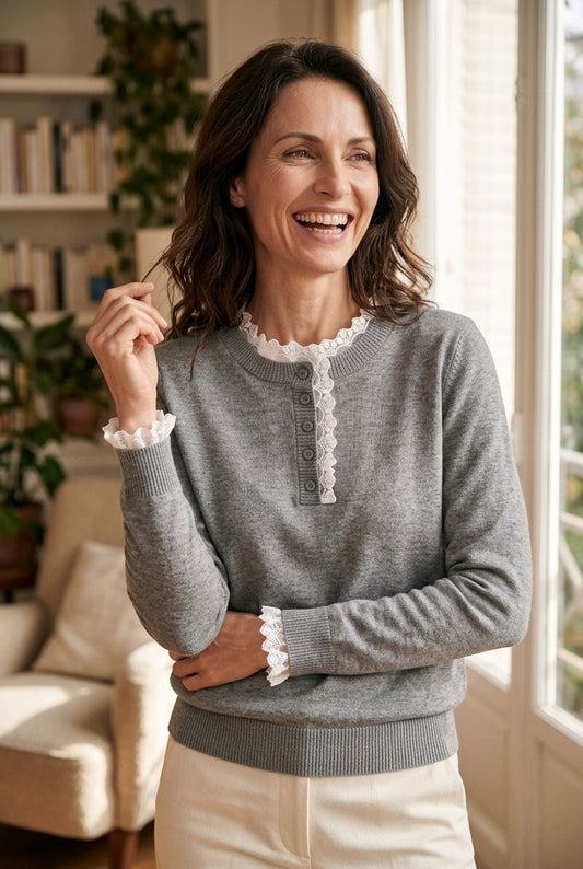 Elegant Retro Sweater for Women, Soft Relaxed-Fit Vintage-Inspired, for Work, Casual & Everyday Wear