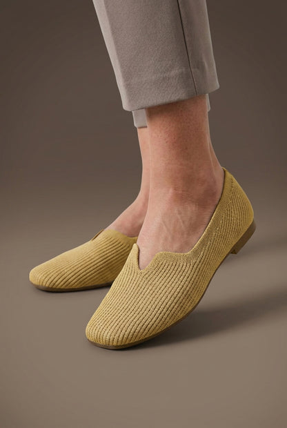 Supportive Orthopedic Shoes for Women, Gel Cushioning Arch Support Slip-Resistant, for Work, Everyday Wear & All-Day Com
