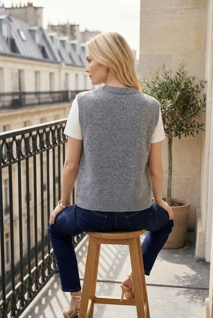 Lenia | Knitted O-Neck Vest Sweater